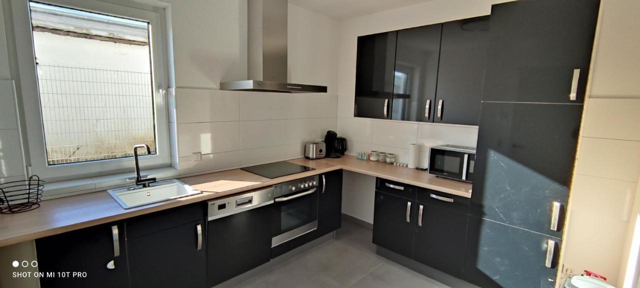 Neue Doppelhaushaelfte Mit Terrasse, Balkon Und Garten Remscheid Exterior foto