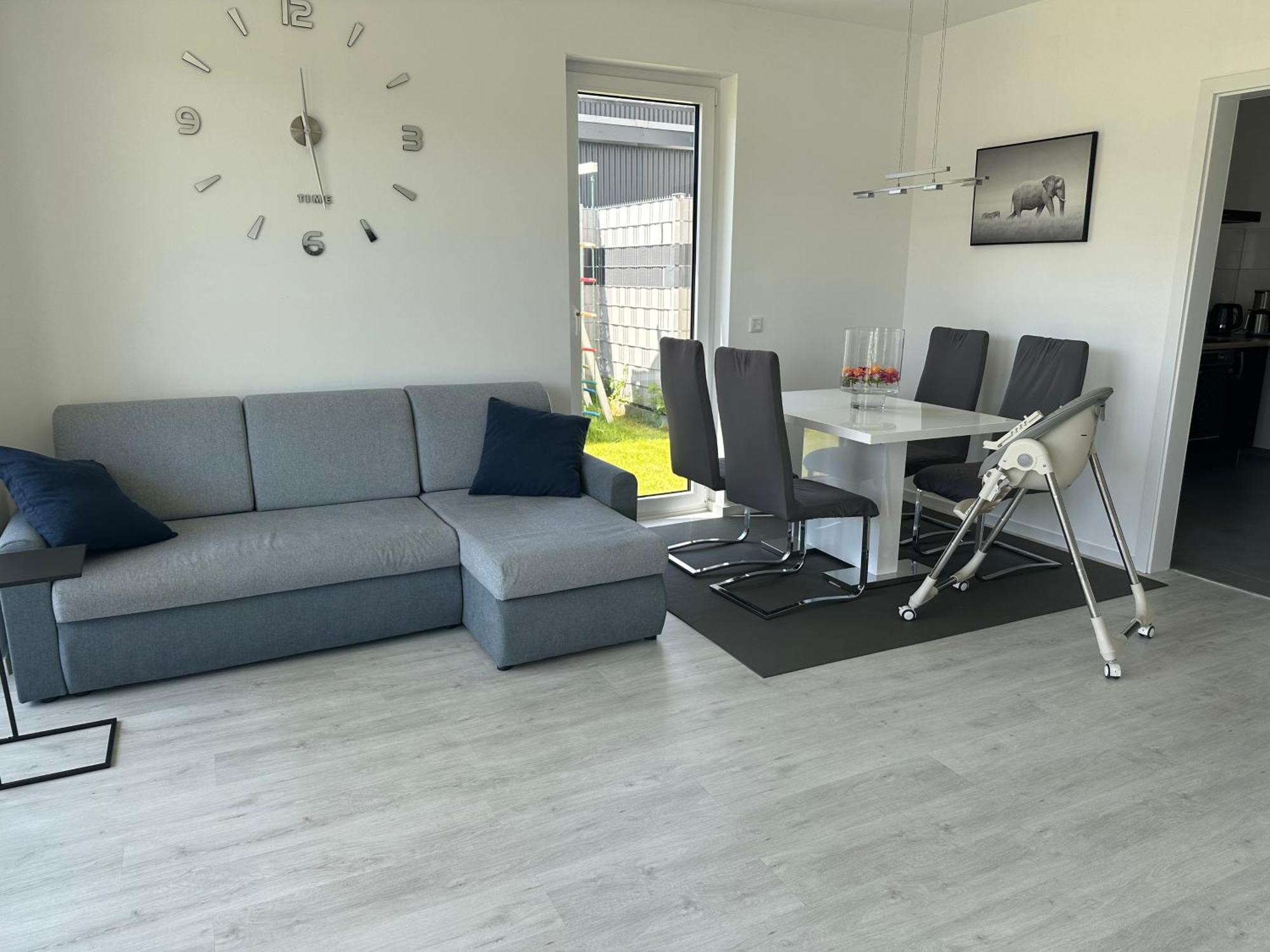 Neue Doppelhaushaelfte Mit Terrasse, Balkon Und Garten Remscheid Exterior foto